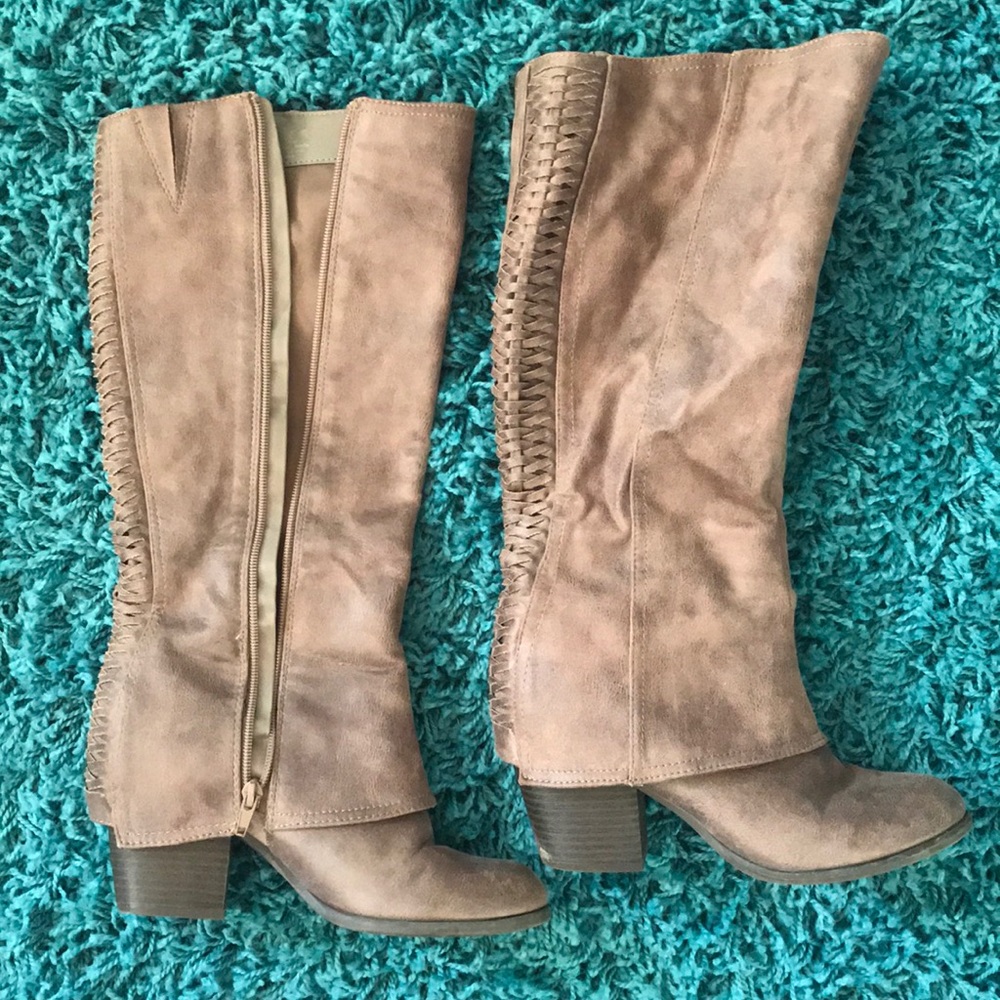 Calf chunky heel boots